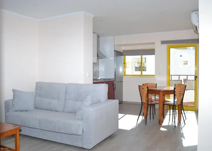 Rocha Apartment 1016