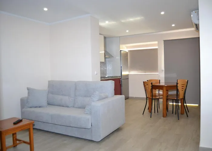 Rocha Apartment 1016