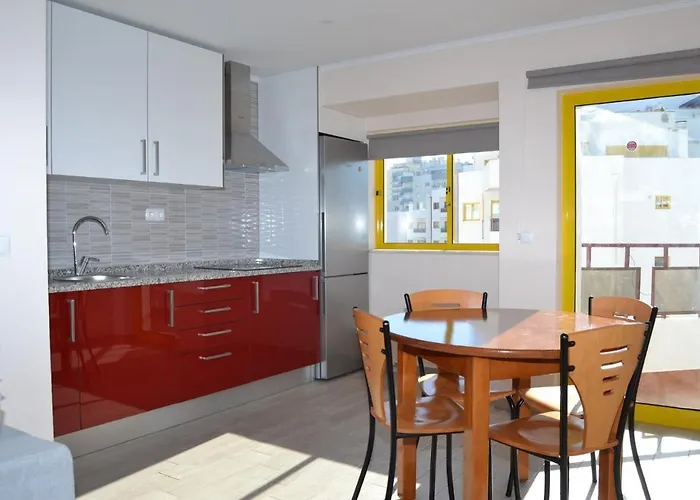 Rocha Apartment 1016